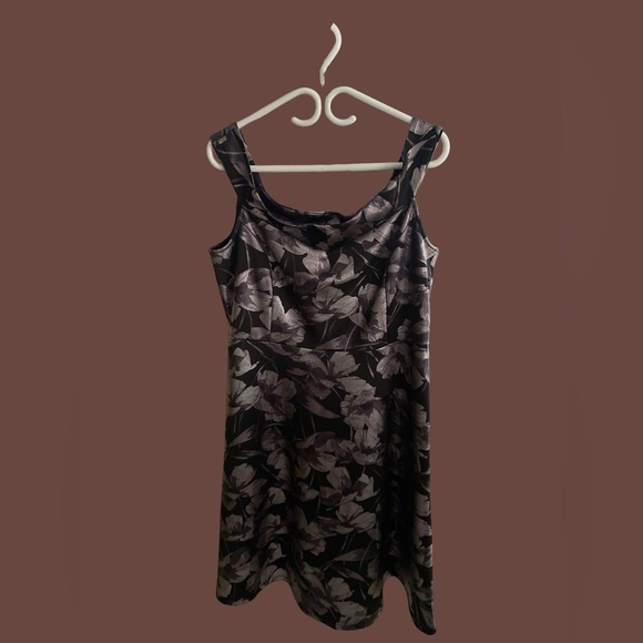 Ricki’s - Picture 1 of 3